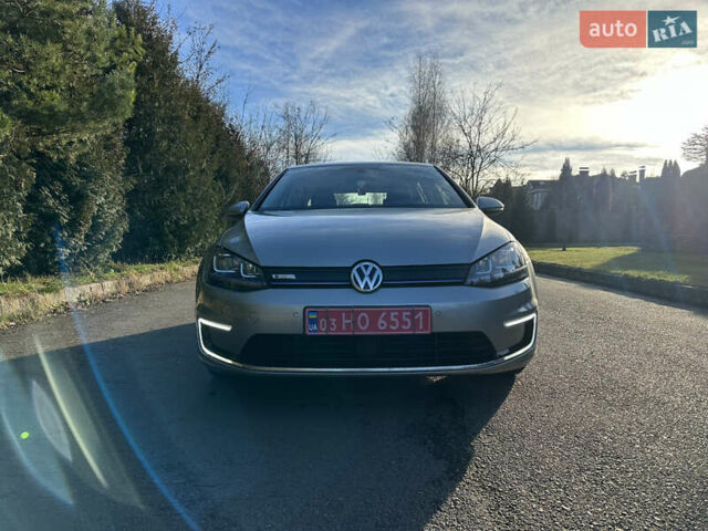 Серый Фольксваген e-Golf, объемом двигателя 0 л и пробегом 60 тыс. км за 9463 $, фото 6 на Automoto.ua