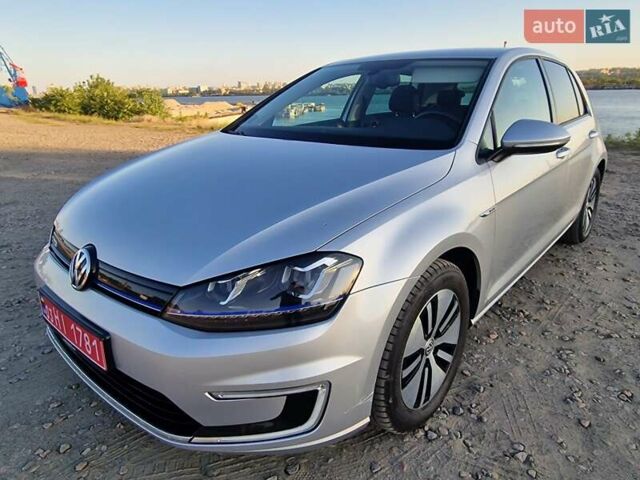 Серый Фольксваген e-Golf, объемом двигателя 0 л и пробегом 145 тыс. км за 8798 $, фото 9 на Automoto.ua