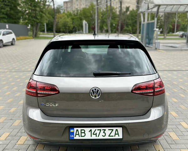 Сірий Фольксваген e-Golf, об'ємом двигуна 0 л та пробігом 141 тис. км за 9799 $, фото 4 на Automoto.ua