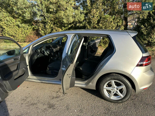 Серый Фольксваген e-Golf, объемом двигателя 0 л и пробегом 60 тыс. км за 9463 $, фото 9 на Automoto.ua