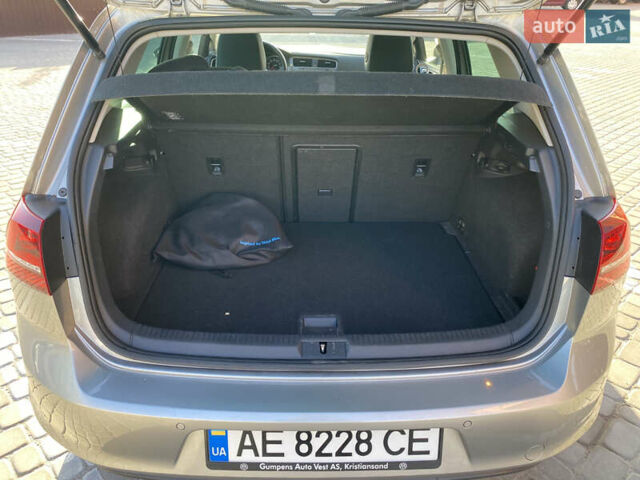 Сірий Фольксваген e-Golf, об'ємом двигуна 0 л та пробігом 121 тис. км за 10200 $, фото 15 на Automoto.ua