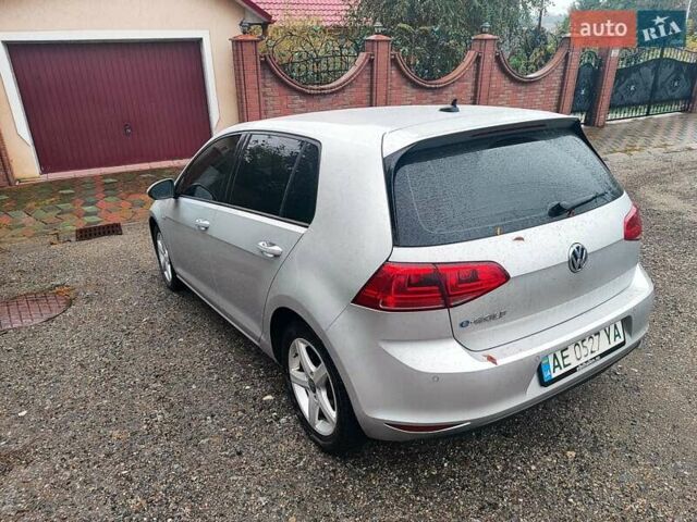 Серый Фольксваген e-Golf, объемом двигателя 0 л и пробегом 99 тыс. км за 10000 $, фото 7 на Automoto.ua