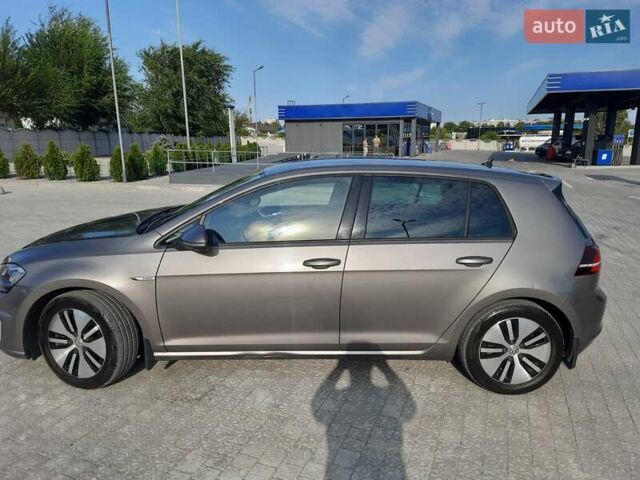 Серый Фольксваген e-Golf, объемом двигателя 0 л и пробегом 95 тыс. км за 10900 $, фото 11 на Automoto.ua