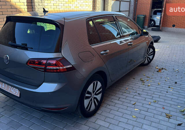 Серый Фольксваген e-Golf, объемом двигателя 0 л и пробегом 133 тыс. км за 8400 $, фото 6 на Automoto.ua