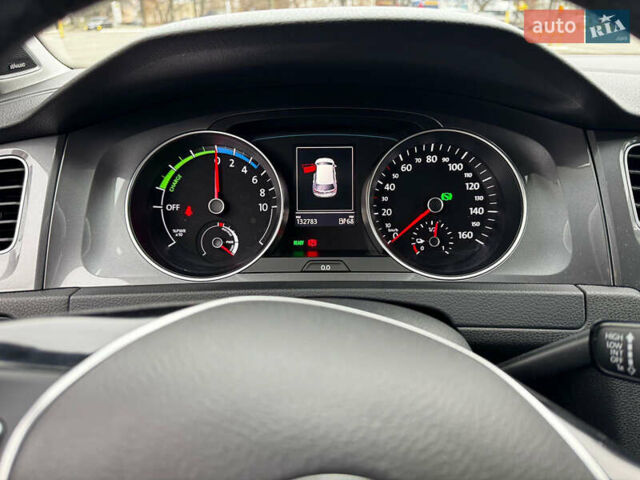 Серый Фольксваген e-Golf, объемом двигателя 0 л и пробегом 129 тыс. км за 10300 $, фото 15 на Automoto.ua