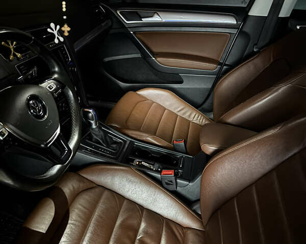 Серый Фольксваген e-Golf, объемом двигателя 0 л и пробегом 129 тыс. км за 10300 $, фото 10 на Automoto.ua