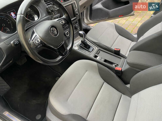 Серый Фольксваген e-Golf, объемом двигателя 0 л и пробегом 177 тыс. км за 8490 $, фото 8 на Automoto.ua