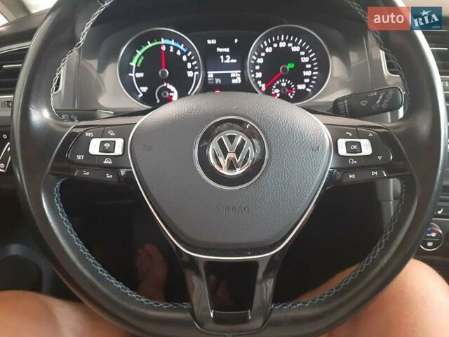 Серый Фольксваген e-Golf, объемом двигателя 0 л и пробегом 95 тыс. км за 10900 $, фото 17 на Automoto.ua