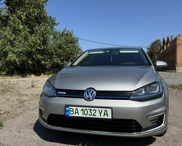 Серый Фольксваген e-Golf, объемом двигателя 0 л и пробегом 76 тыс. км за 9500 $, фото 2 на Automoto.ua