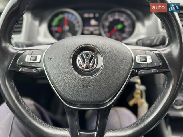 Серый Фольксваген e-Golf, объемом двигателя 0 л и пробегом 190 тыс. км за 8200 $, фото 11 на Automoto.ua