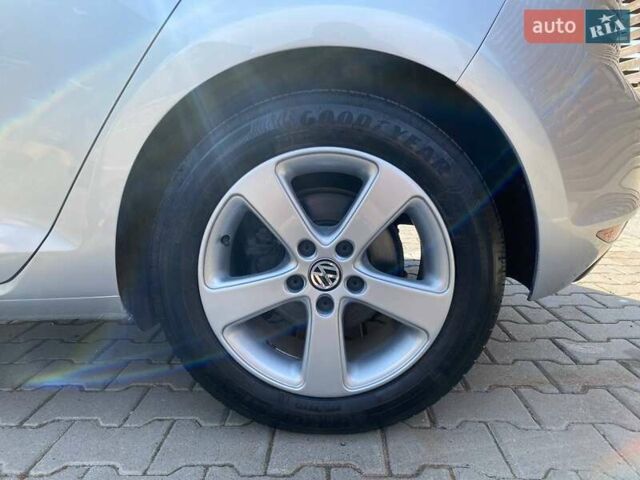 Серый Фольксваген e-Golf, объемом двигателя 0 л и пробегом 81 тыс. км за 13000 $, фото 15 на Automoto.ua