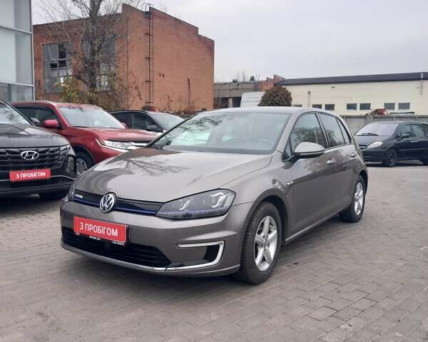 Серый Фольксваген e-Golf, объемом двигателя 0 л и пробегом 97 тыс. км за 10300 $, фото 2 на Automoto.ua