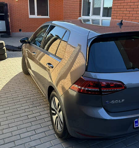Серый Фольксваген e-Golf, объемом двигателя 0 л и пробегом 133 тыс. км за 8400 $, фото 8 на Automoto.ua