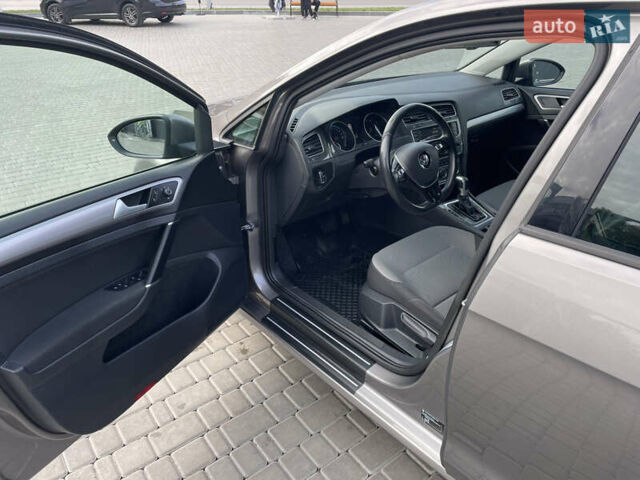 Фольксваген e-Golf 2015 в Кропивницком (Кировограде) на Automoto.ua Серый Фольксваген e-Golf, объемом двигателя 0 л и пробегом 131 тыс. км за 8800 $, фото 9 на Automoto.ua