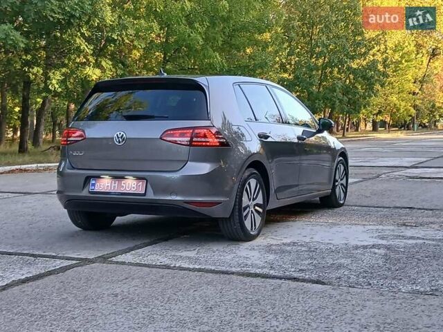 Серый Фольксваген e-Golf, объемом двигателя 0 л и пробегом 142 тыс. км за 9700 $, фото 13 на Automoto.ua