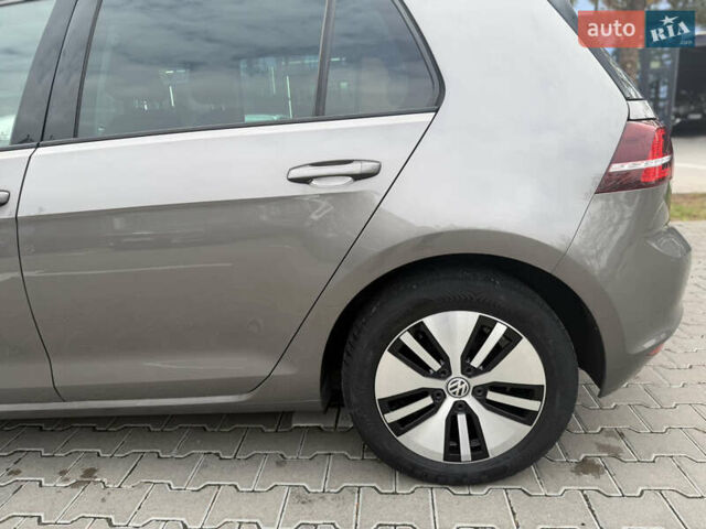 Серый Фольксваген e-Golf, объемом двигателя 0 л и пробегом 99 тыс. км за 9490 $, фото 23 на Automoto.ua
