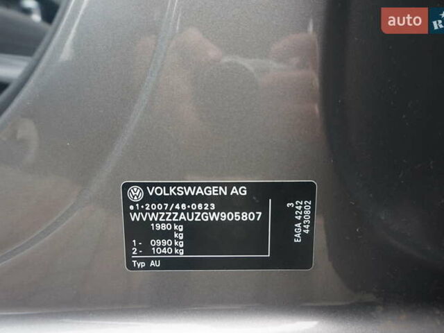 Серый Фольксваген e-Golf, объемом двигателя 0 л и пробегом 96 тыс. км за 8500 $, фото 59 на Automoto.ua