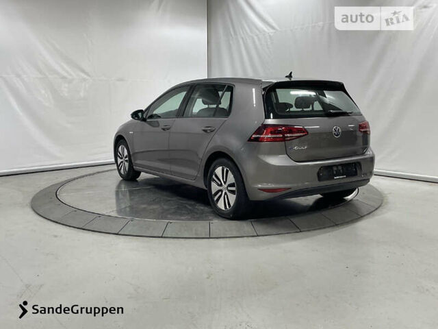 Серый Фольксваген e-Golf, объемом двигателя 0 л и пробегом 105 тыс. км за 9333 $, фото 29 на Automoto.ua