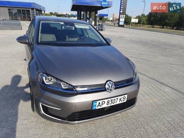 Серый Фольксваген e-Golf, объемом двигателя 0 л и пробегом 95 тыс. км за 10900 $, фото 28 на Automoto.ua
