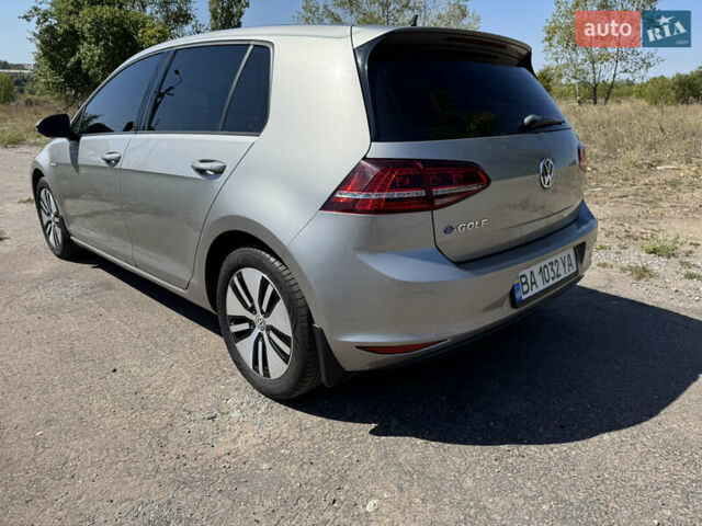 Серый Фольксваген e-Golf, объемом двигателя 0 л и пробегом 76 тыс. км за 9500 $, фото 8 на Automoto.ua