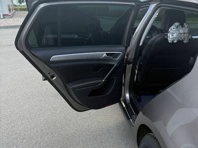 Сірий Фольксваген e-Golf, об'ємом двигуна 0 л та пробігом 127 тис. км за 10999 $, фото 21 на Automoto.ua
