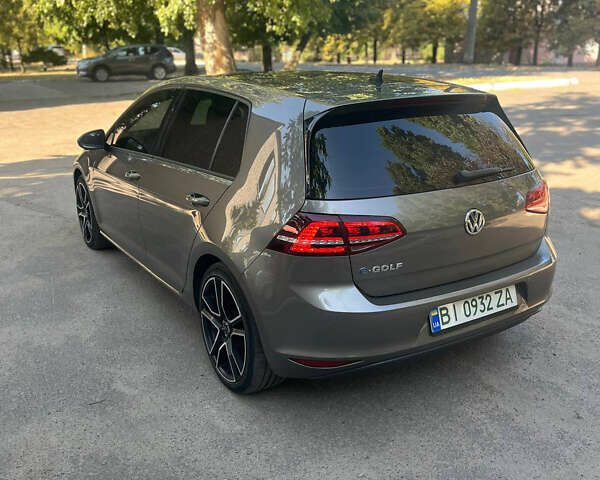 Серый Фольксваген e-Golf, объемом двигателя 0 л и пробегом 160 тыс. км за 11500 $, фото 6 на Automoto.ua