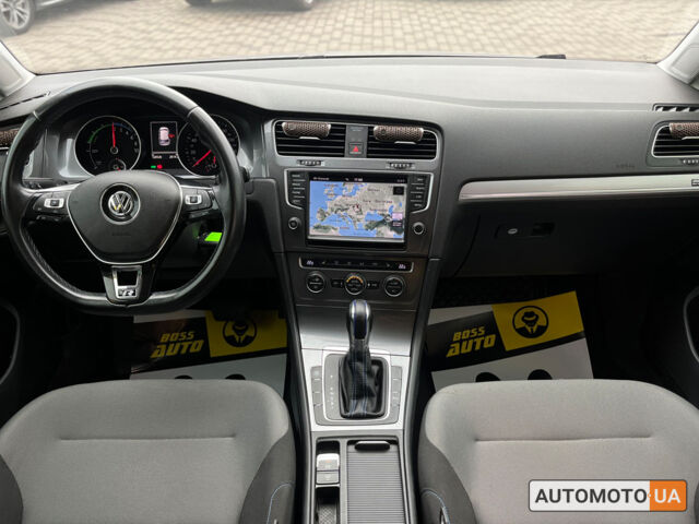 Серый Фольксваген e-Golf, объемом двигателя 24 л и пробегом 128 тыс. км за 10500 $, фото 15 на Automoto.ua