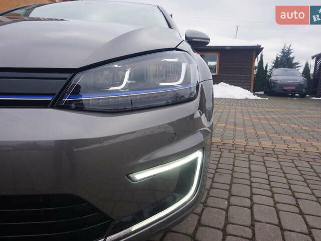Серый Фольксваген e-Golf, объемом двигателя 0 л и пробегом 96 тыс. км за 8500 $, фото 21 на Automoto.ua