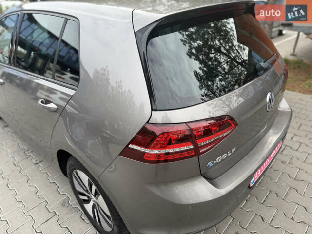 Серый Фольксваген e-Golf, объемом двигателя 0 л и пробегом 99 тыс. км за 9490 $, фото 30 на Automoto.ua