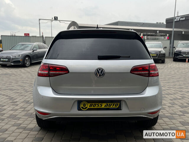 Серый Фольксваген e-Golf, объемом двигателя 24 л и пробегом 128 тыс. км за 10500 $, фото 5 на Automoto.ua