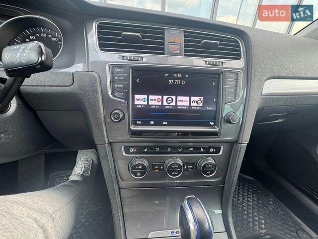 Серый Фольксваген e-Golf, объемом двигателя 0 л и пробегом 150 тыс. км за 8750 $, фото 50 на Automoto.ua