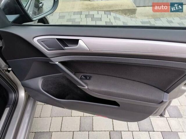 Серый Фольксваген e-Golf, объемом двигателя 0 л и пробегом 135 тыс. км за 8999 $, фото 7 на Automoto.ua