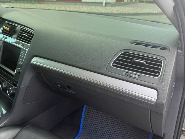 Сірий Фольксваген e-Golf, об'ємом двигуна 0 л та пробігом 127 тис. км за 10999 $, фото 36 на Automoto.ua