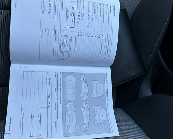 Серый Фольксваген e-Golf, объемом двигателя 0 л и пробегом 60 тыс. км за 9463 $, фото 23 на Automoto.ua