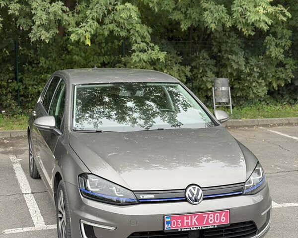 Серый Фольксваген e-Golf, объемом двигателя 0 л и пробегом 116 тыс. км за 8200 $, фото 2 на Automoto.ua
