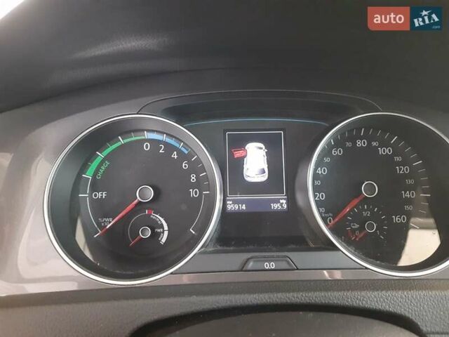Серый Фольксваген e-Golf, объемом двигателя 0 л и пробегом 95 тыс. км за 10900 $, фото 21 на Automoto.ua