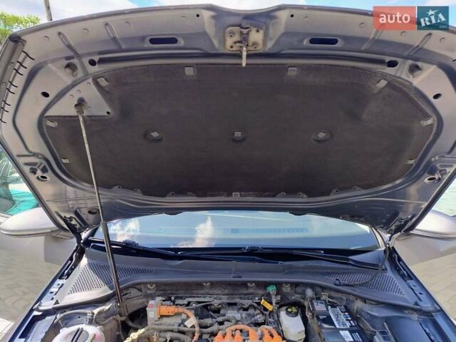 Серый Фольксваген e-Golf, объемом двигателя 0 л и пробегом 135 тыс. км за 8999 $, фото 26 на Automoto.ua