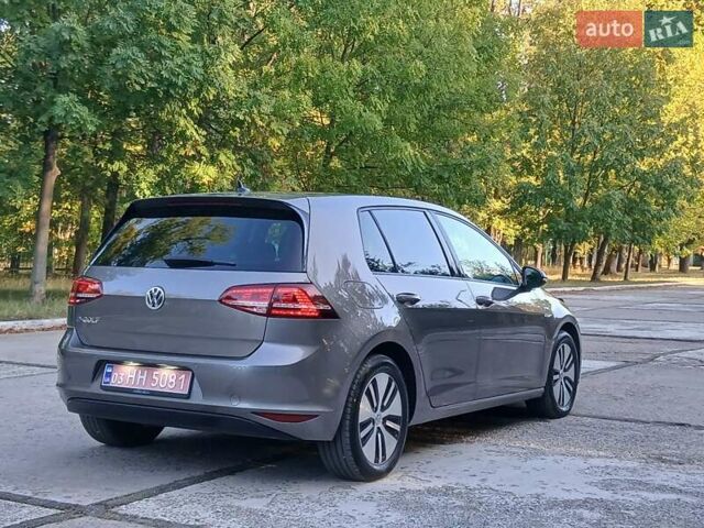 Серый Фольксваген e-Golf, объемом двигателя 0 л и пробегом 142 тыс. км за 9700 $, фото 14 на Automoto.ua