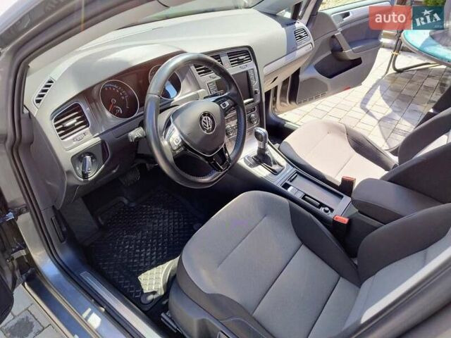 Серый Фольксваген e-Golf, объемом двигателя 0 л и пробегом 135 тыс. км за 8999 $, фото 30 на Automoto.ua