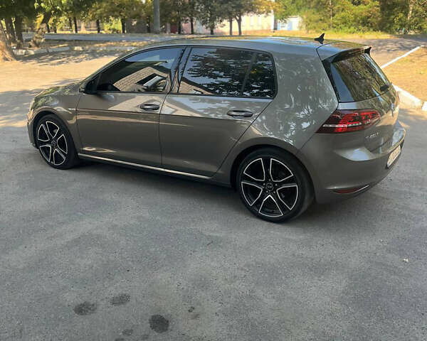 Серый Фольксваген e-Golf, объемом двигателя 0 л и пробегом 160 тыс. км за 11500 $, фото 7 на Automoto.ua