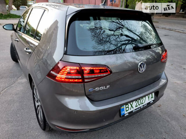 Серый Фольксваген e-Golf, объемом двигателя 0 л и пробегом 130 тыс. км за 11300 $, фото 32 на Automoto.ua