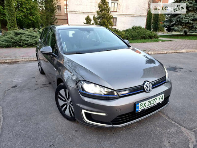 Серый Фольксваген e-Golf, объемом двигателя 0 л и пробегом 130 тыс. км за 11300 $, фото 2 на Automoto.ua