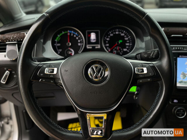 Серый Фольксваген e-Golf, объемом двигателя 24 л и пробегом 128 тыс. км за 10500 $, фото 16 на Automoto.ua