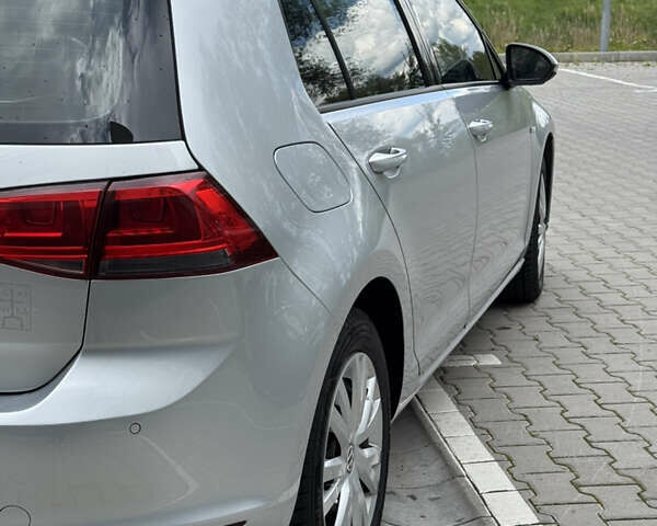 Серый Фольксваген e-Golf, объемом двигателя 0 л и пробегом 106 тыс. км за 7500 $, фото 6 на Automoto.ua