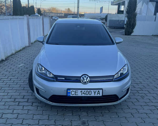 Серый Фольксваген e-Golf, объемом двигателя 0 л и пробегом 92 тыс. км за 9500 $, фото 2 на Automoto.ua
