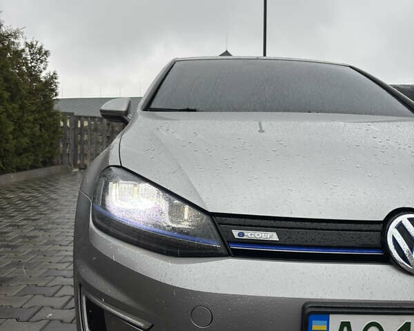 Серый Фольксваген e-Golf, объемом двигателя 0 л и пробегом 129 тыс. км за 10300 $, фото 1 на Automoto.ua
