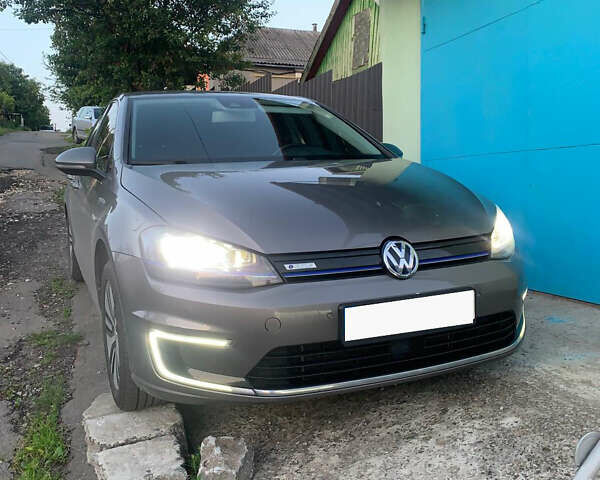 Сірий Фольксваген e-Golf, об'ємом двигуна 0 л та пробігом 150 тис. км за 9200 $, фото 34 на Automoto.ua