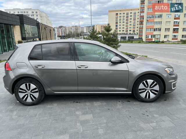 Серый Фольксваген e-Golf, объемом двигателя 0 л и пробегом 123 тыс. км за 9300 $, фото 4 на Automoto.ua
