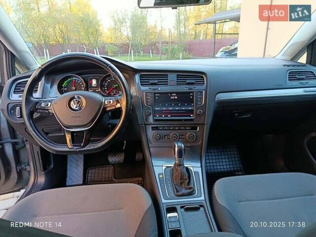 Серый Фольксваген e-Golf, объемом двигателя 0 л и пробегом 136 тыс. км за 7750 $, фото 5 на Automoto.ua