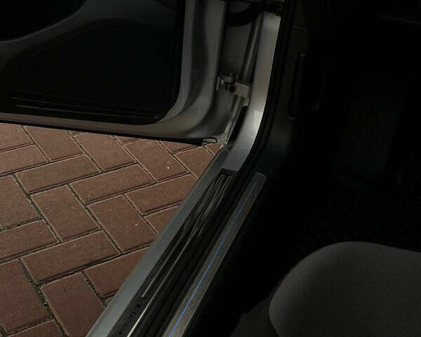 Серый Фольксваген e-Golf, объемом двигателя 0 л и пробегом 130 тыс. км за 8999 $, фото 34 на Automoto.ua